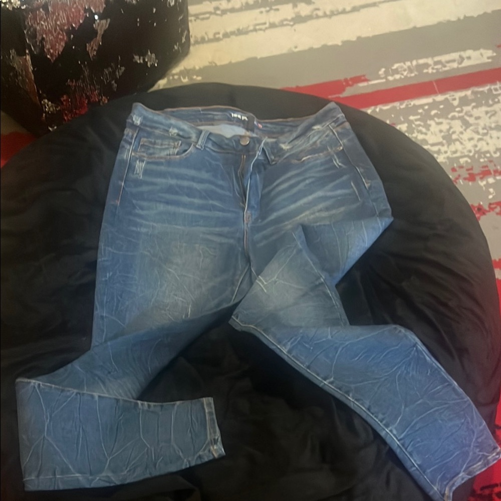 Nine Planet Distressed Blue Jeans